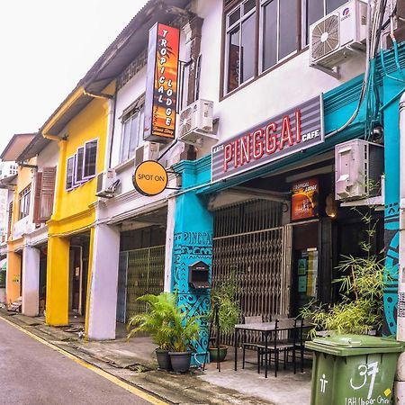 Spot On 89929 Tropical Lodge Kuching Exterior photo