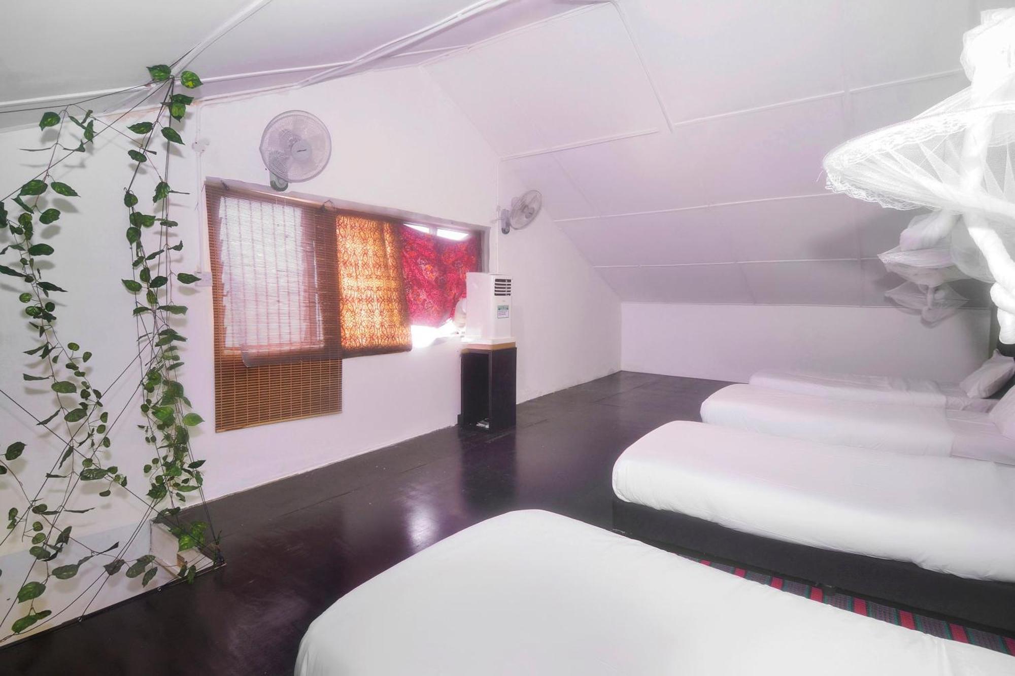 Spot On 89929 Tropical Lodge Kuching Exterior photo