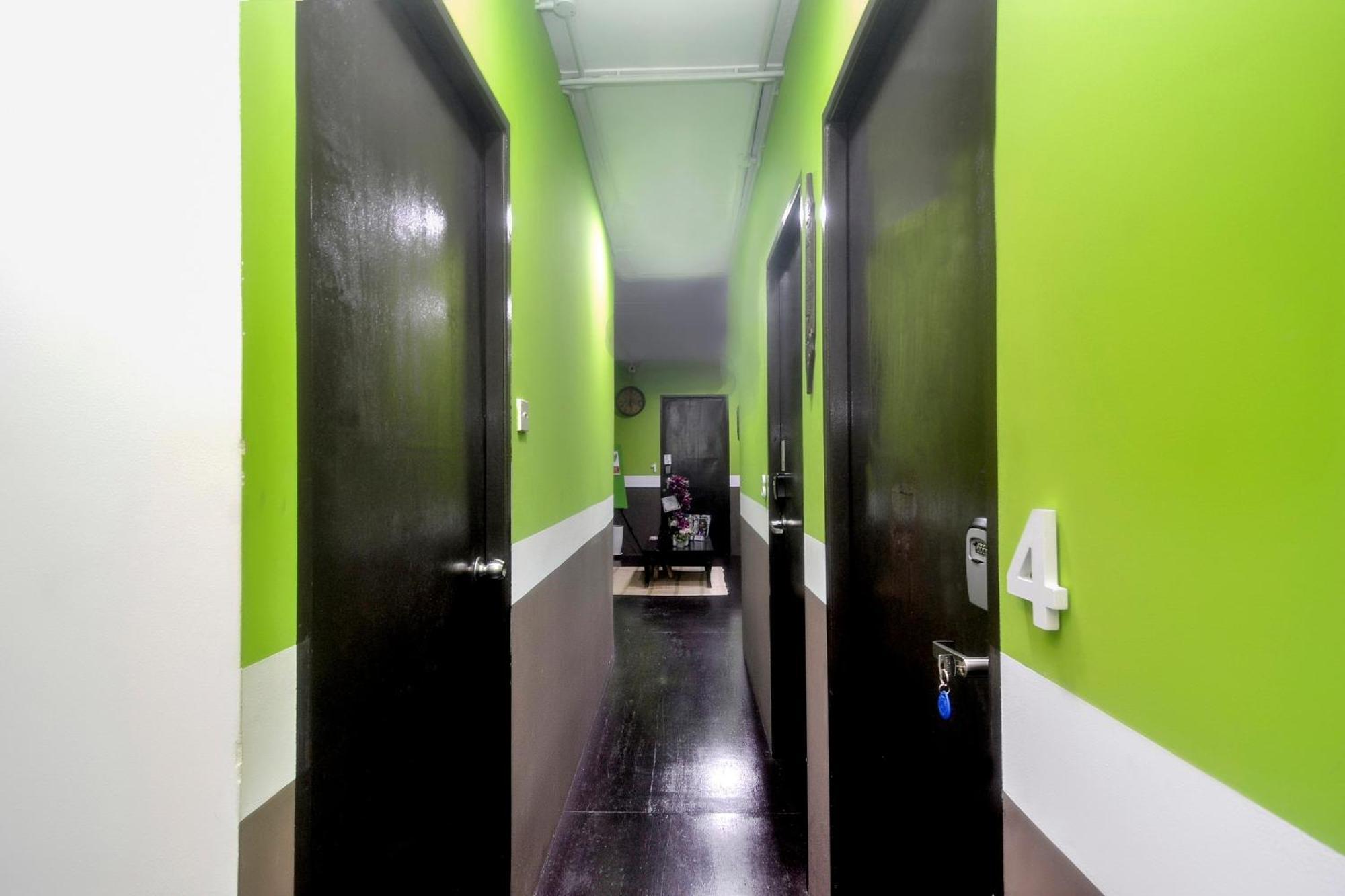 Spot On 89929 Tropical Lodge Kuching Exterior photo