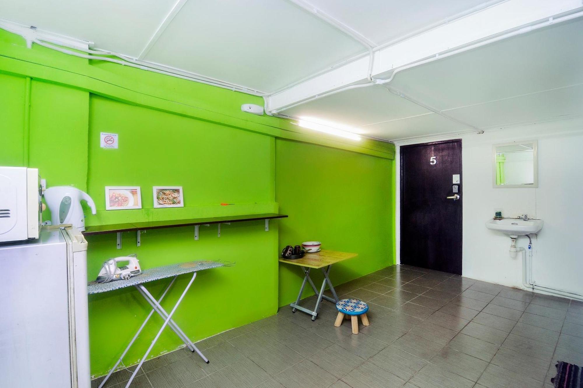 Spot On 89929 Tropical Lodge Kuching Exterior photo